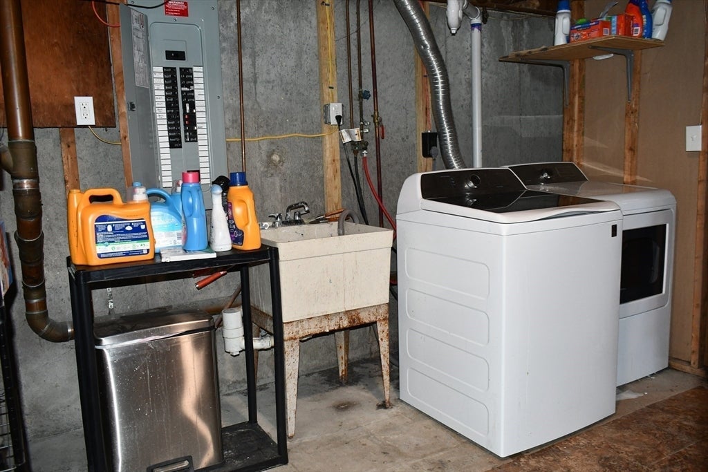 583 Whetstone Hill Rd, Somerset, MA, 583 Whetstone Hill Rd, Somerset, MA Photo #25