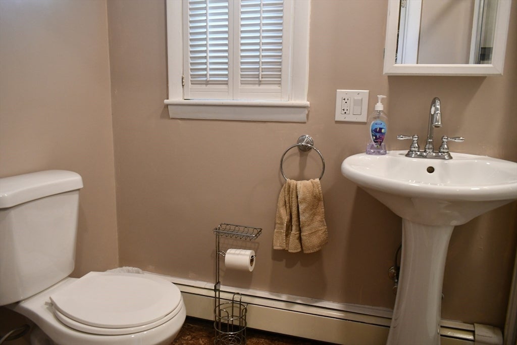 583 Whetstone Hill Rd, Somerset, MA, 583 Whetstone Hill Rd, Somerset, MA Photo #12