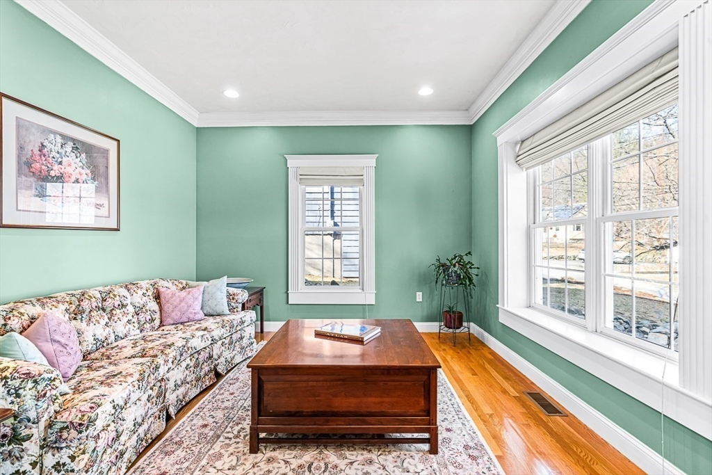 54 Upland Rd