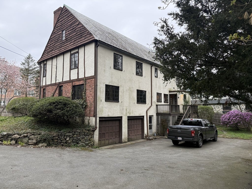764 Hammond St