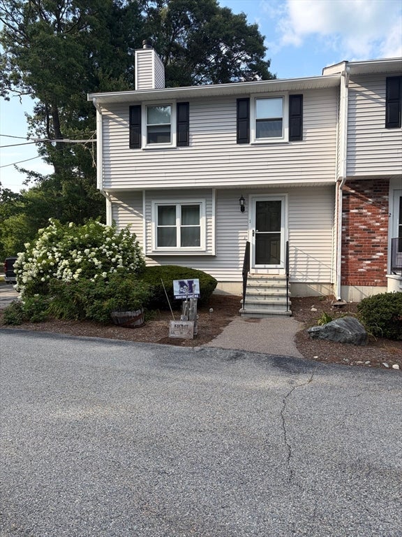 8 Robin Circle #1, Norton, MA Photo #1