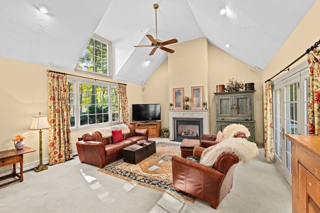 91 Metacomet Way
