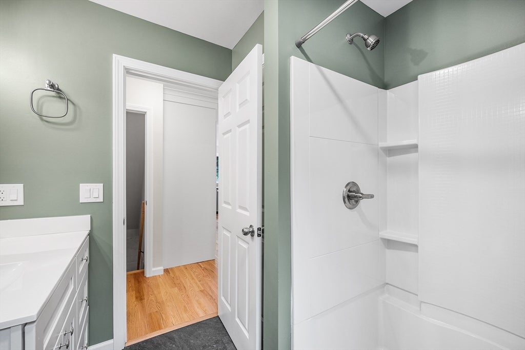 939 Monson Rd, Wilbraham, MA Photo #9