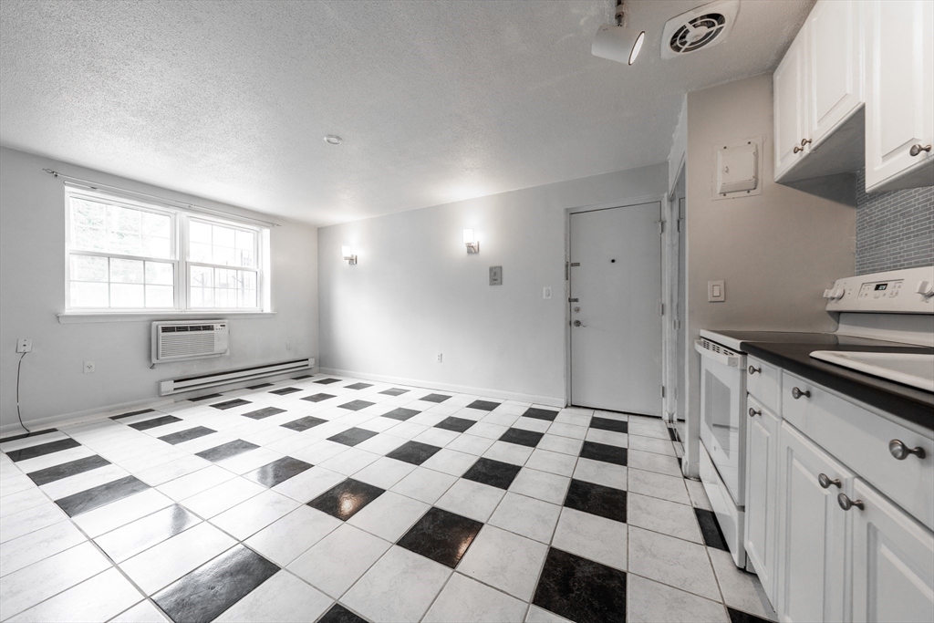 10 Colonial Village Dr 2