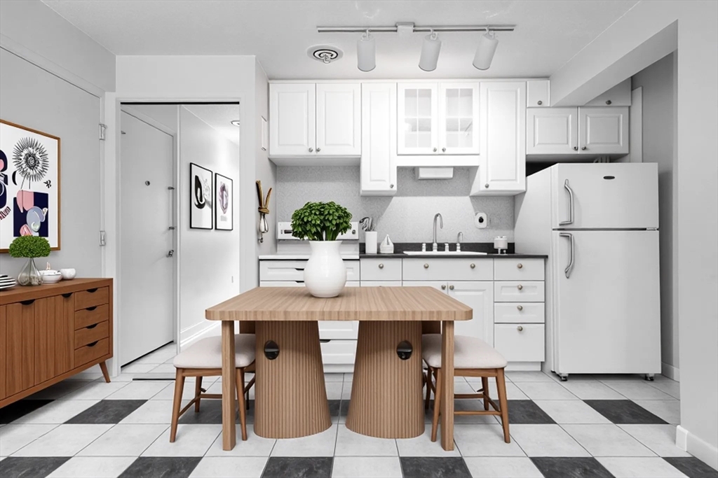 10 Colonial Village Dr 2