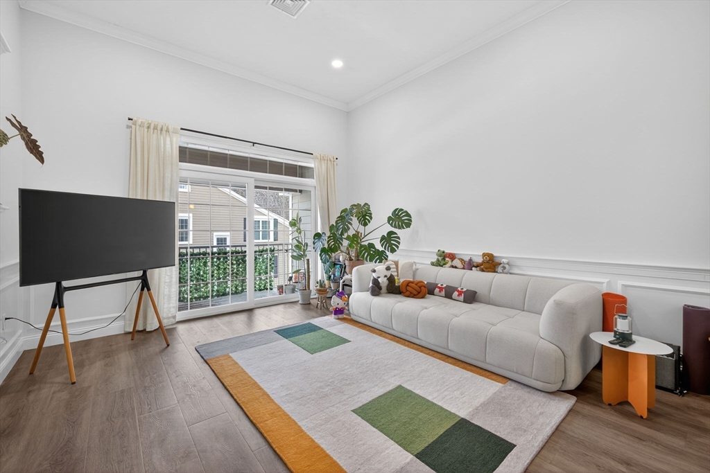 320 Middlesex Ave C405