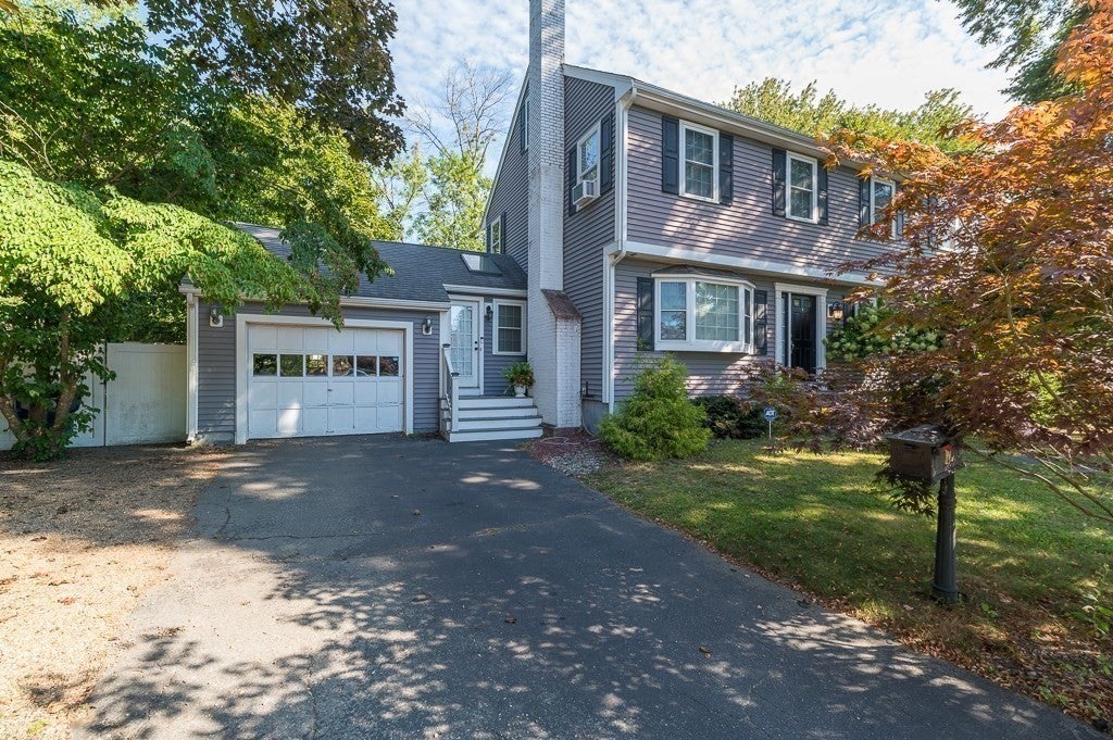Photo: 10 Donegal Circle, Danvers, MA