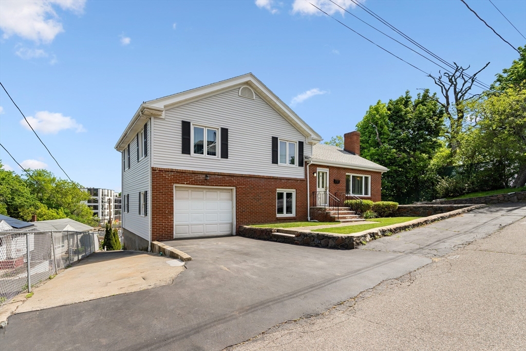 11 Adams St
