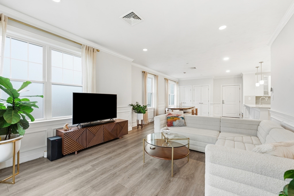 320 Middlesex Ave A207