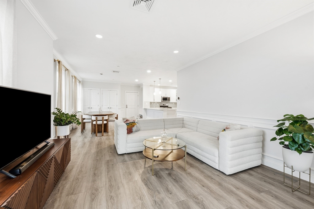 320 Middlesex Ave A207