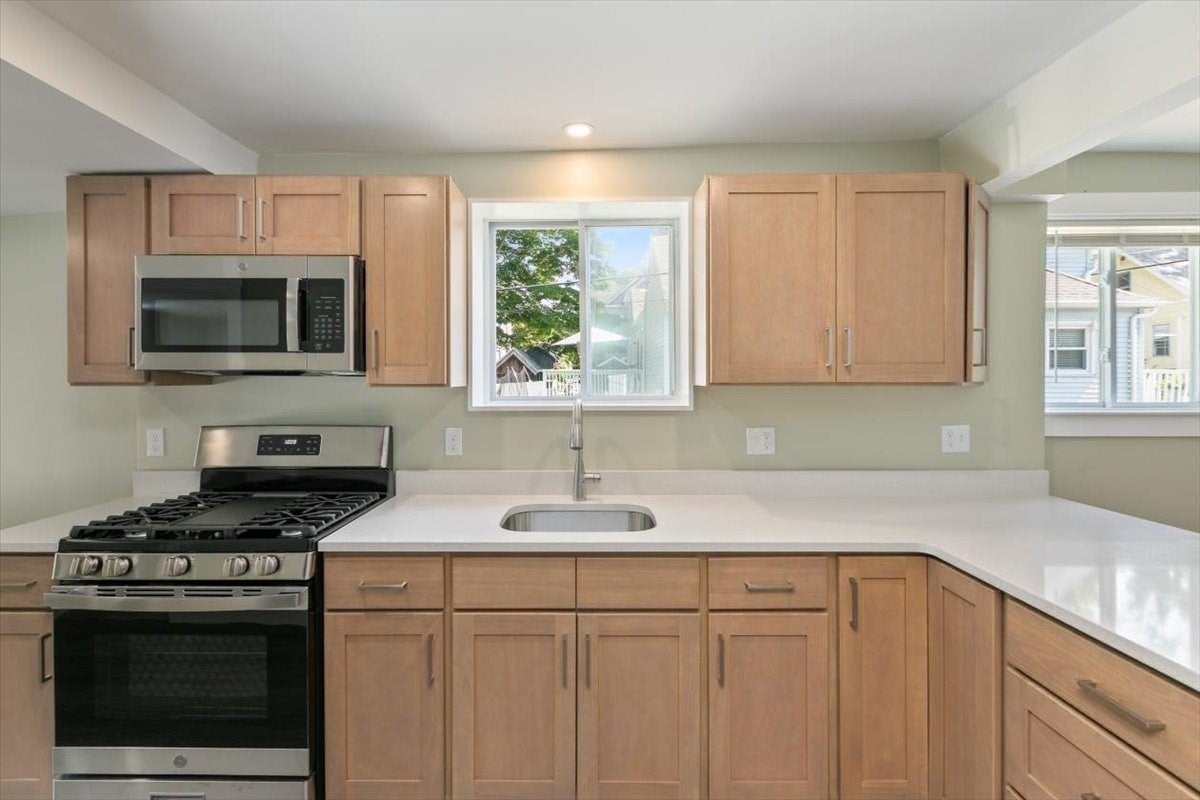 14-16 Bartlett Ave #16, Haverhill, MA Photo #5