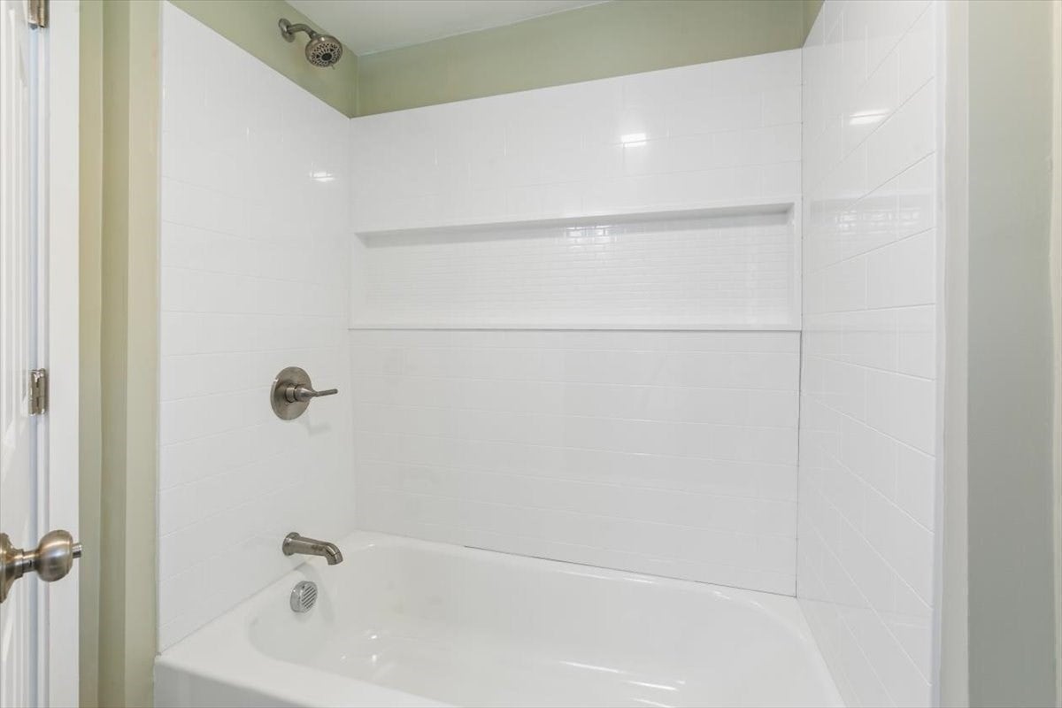 14-16 Bartlett Ave #16, Haverhill, MA Photo #10