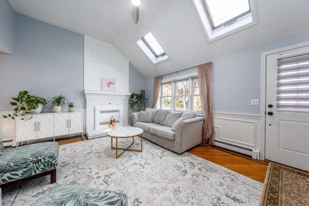 522 Lincoln Road Ext