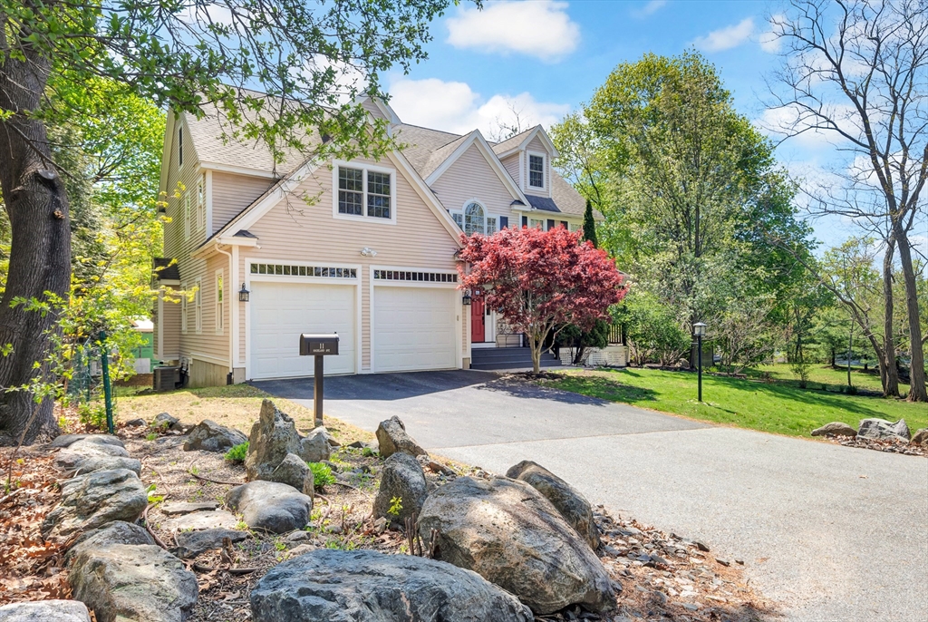 11 Rockland Avenue