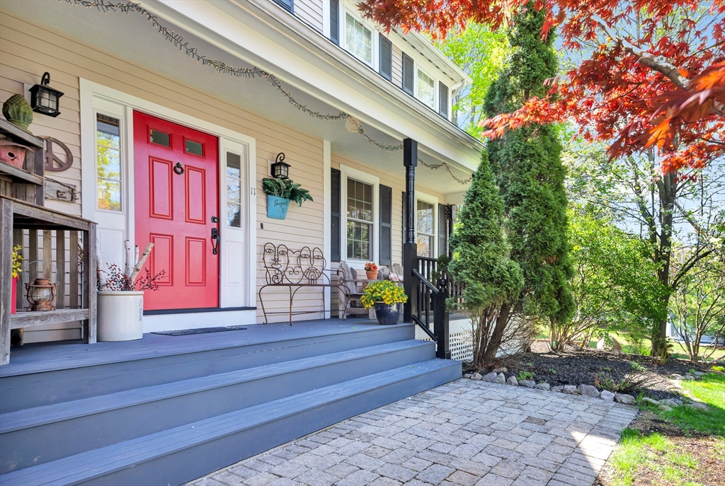 11 Rockland Avenue