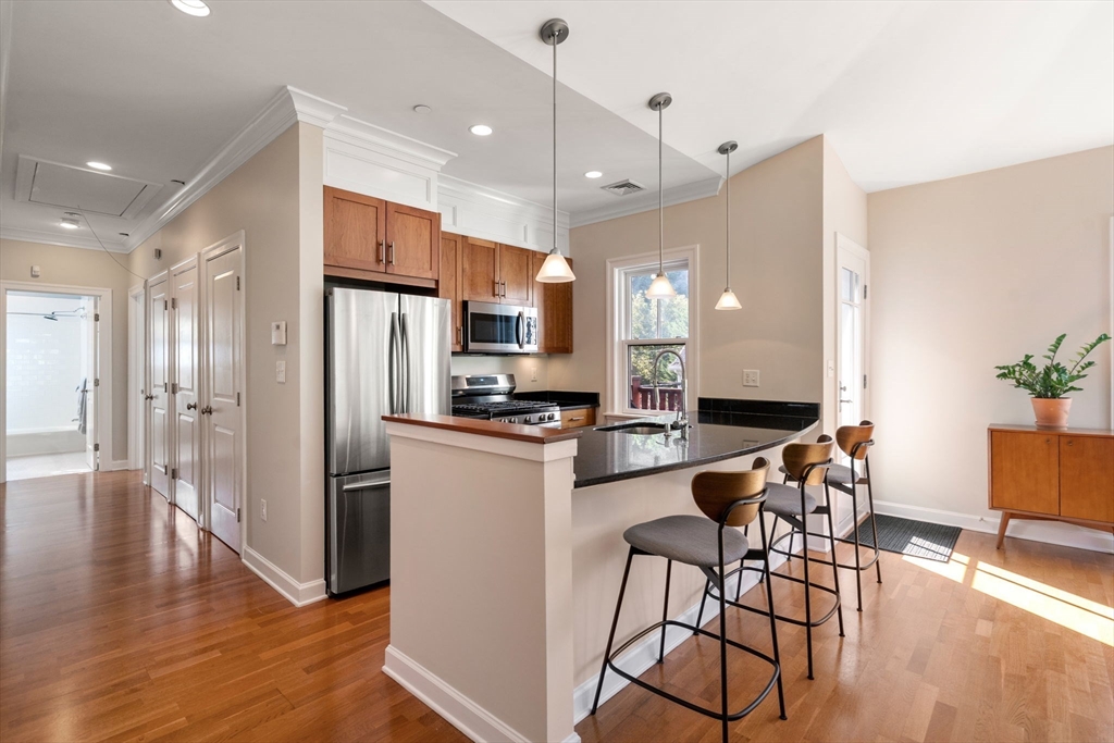 111-121 Green St 301