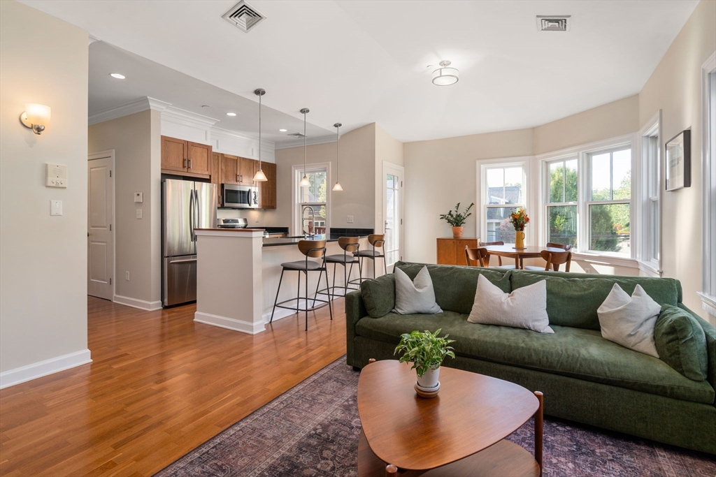 111-121 Green St 301