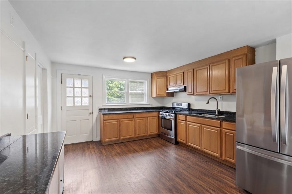 27 Winthrop St #A, Fitchburg, MA, 27 Winthrop St #A, Fitchburg, MA Photo #4