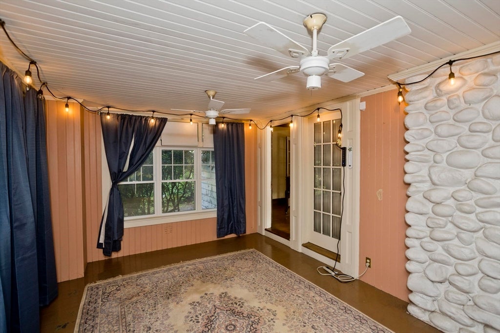 1750 Northampton St, Holyoke, MA Photo #25