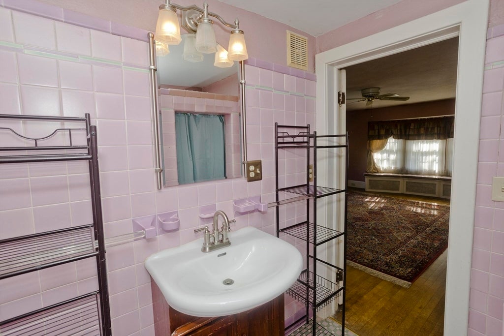 1750 Northampton St, Holyoke, MA Photo #42