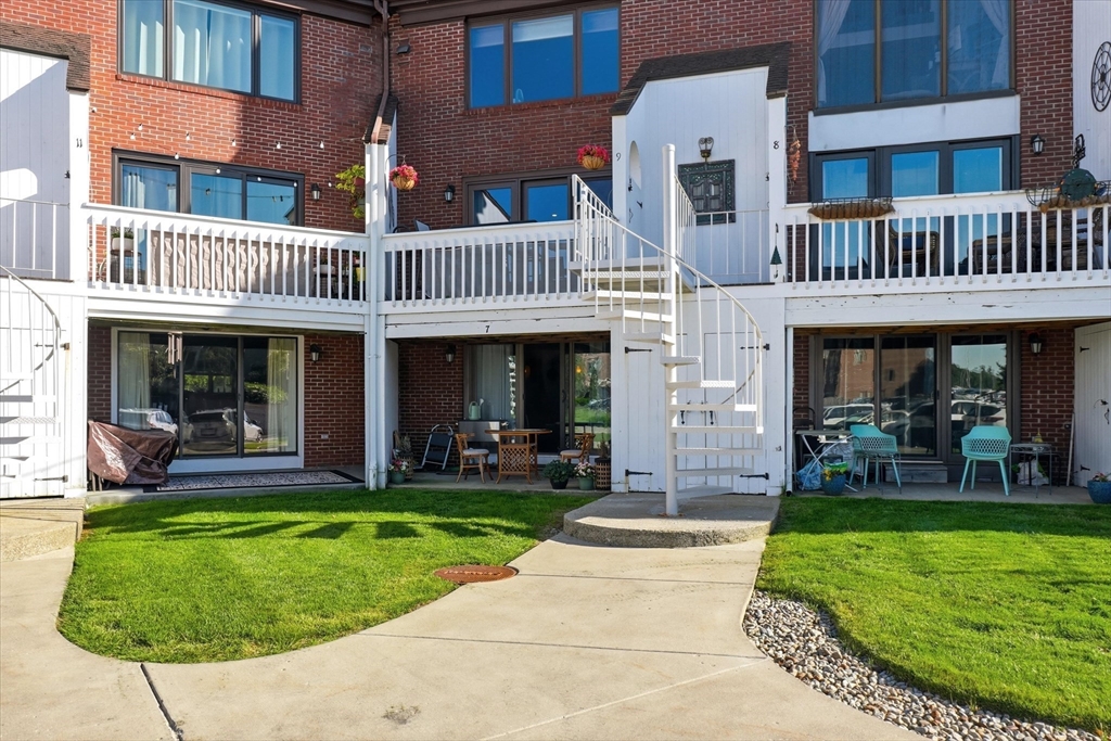126 Merrimac Street 9