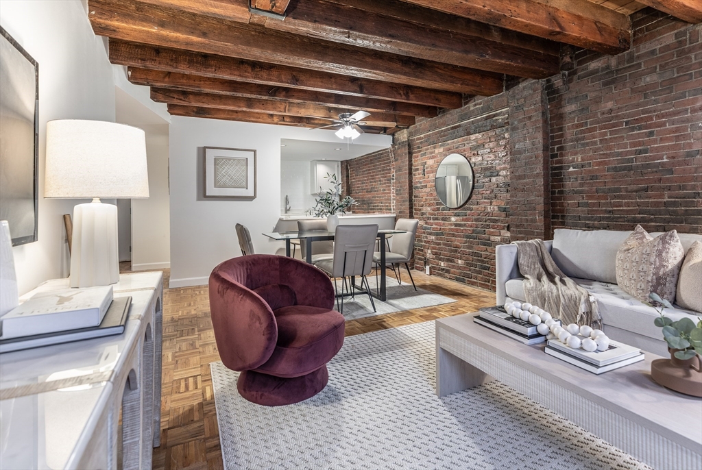 120 Commercial St 3-3