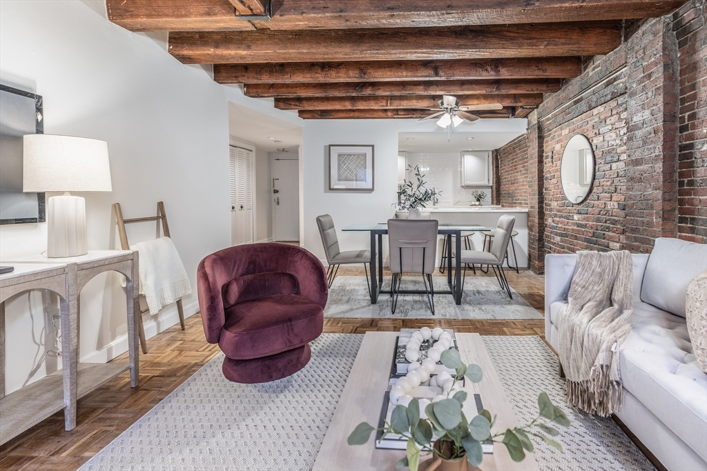 120 Commercial St 3-3