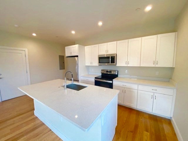 208-208A Neponset Valley Pkwy, Boston, MA Photo #4