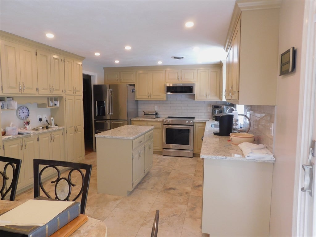 621 Marshall St, Holliston, MA, 621 Marshall St, Holliston, MA Photo #4