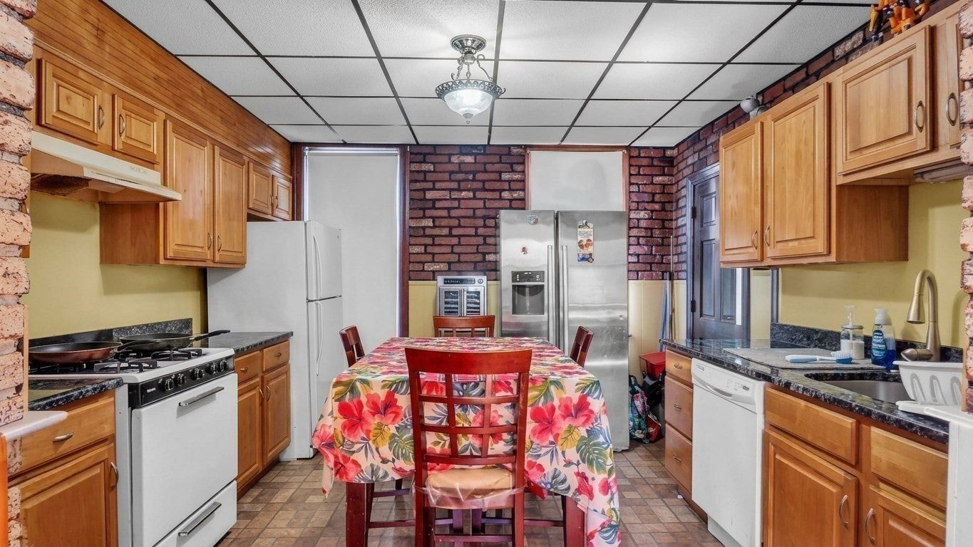 116-118 Asti Ave, Revere, MA Photo #8