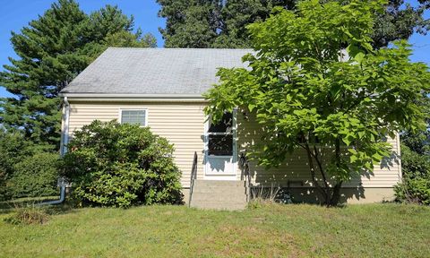 4 Stratton Dr Hudson MA 01749