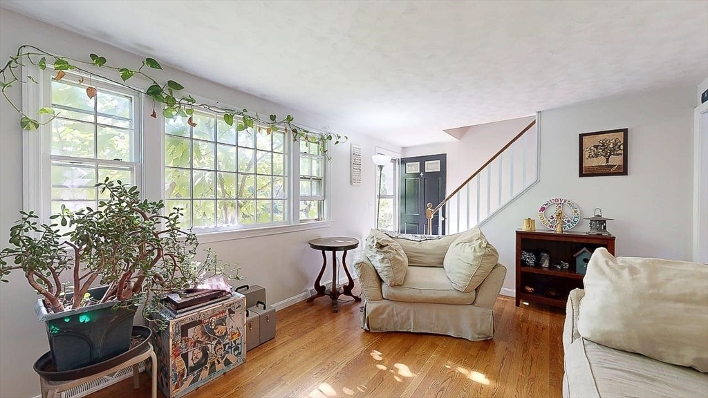 4 Stratton Dr