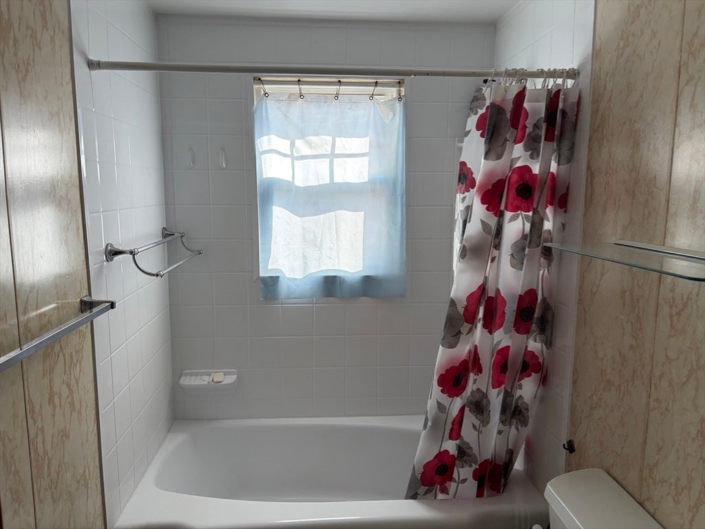 87 Pine Hill Cir, Waltham, MA Photo #10