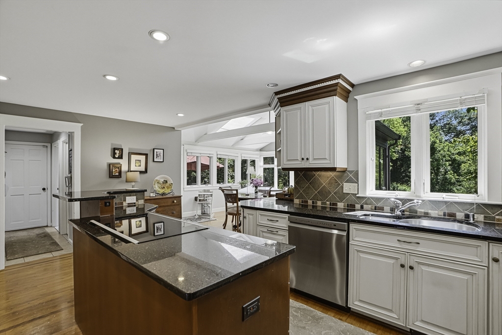 5 Diane Dr