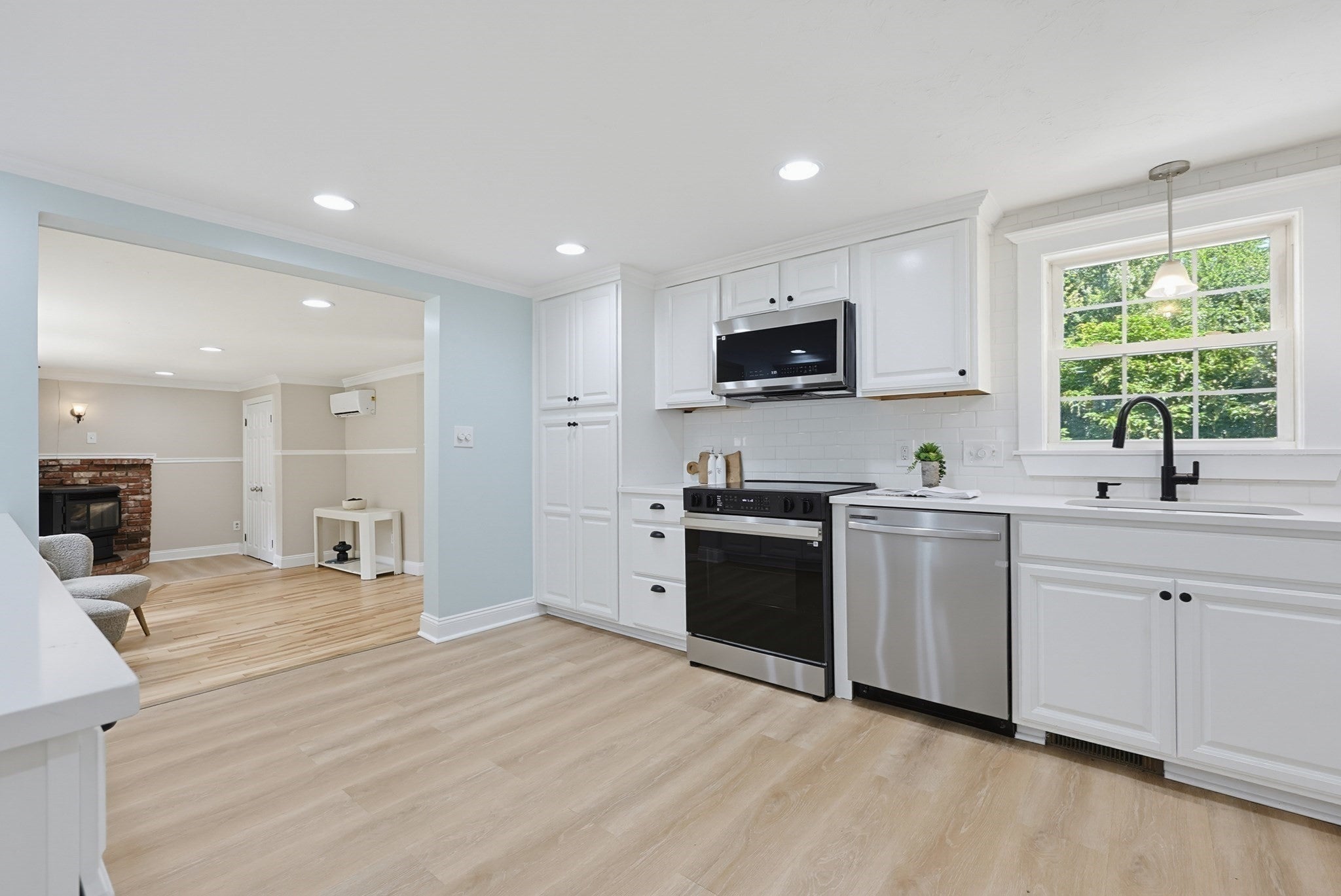 395 Oak St, Franklin, MA, 395 Oak St, Franklin, MA Photo #9