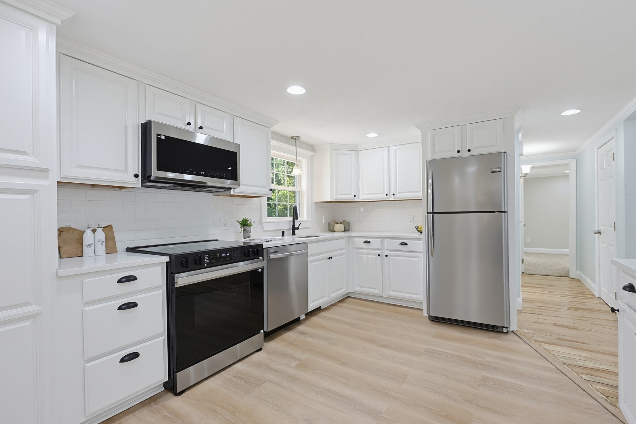 395 Oak St, Franklin, MA, 395 Oak St, Franklin, MA Photo #11