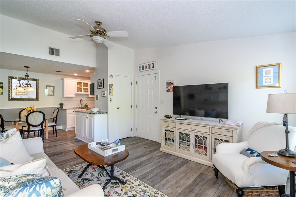 36 Walden Dr 19