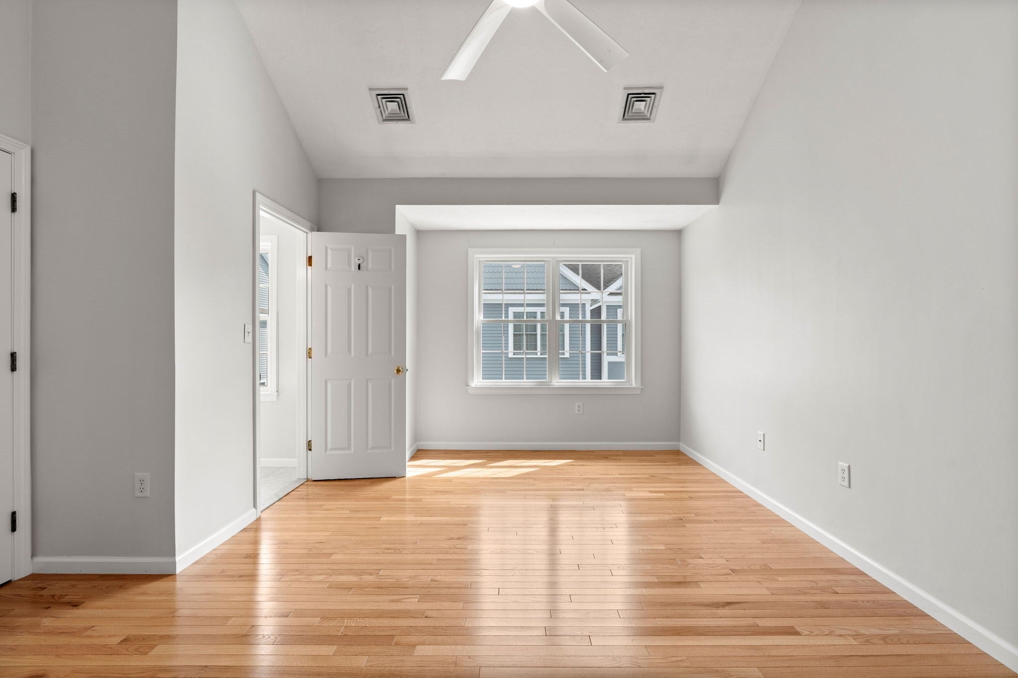 201 Main St #2, Woburn, MA, 201 Main St #2, Woburn, MA Photo #22