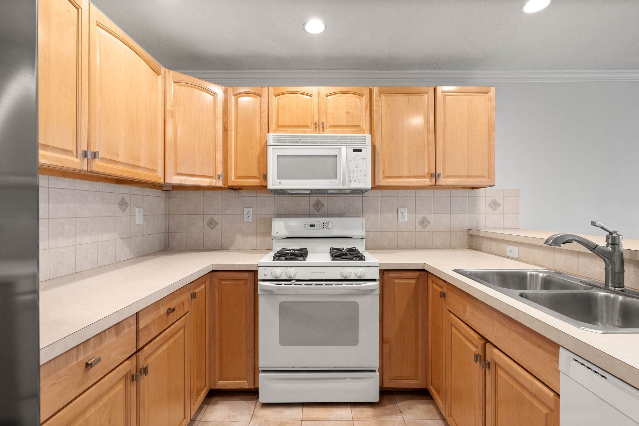 201 Main St #2, Woburn, MA, 201 Main St #2, Woburn, MA Photo #7