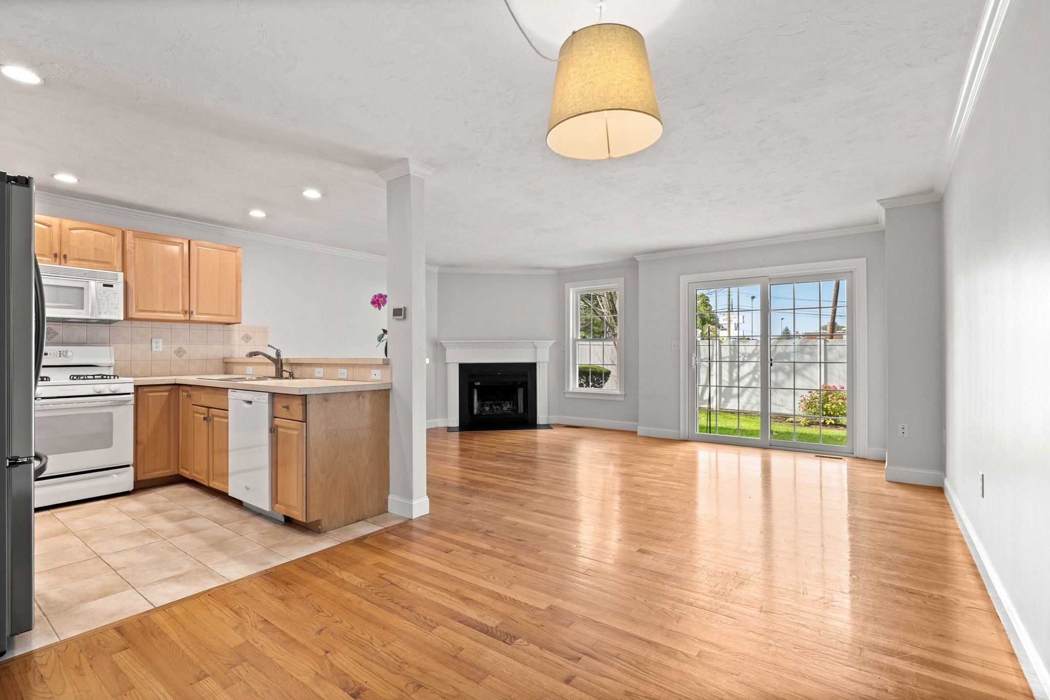201 Main St #2, Woburn, MA, 201 Main St #2, Woburn, MA Photo #5