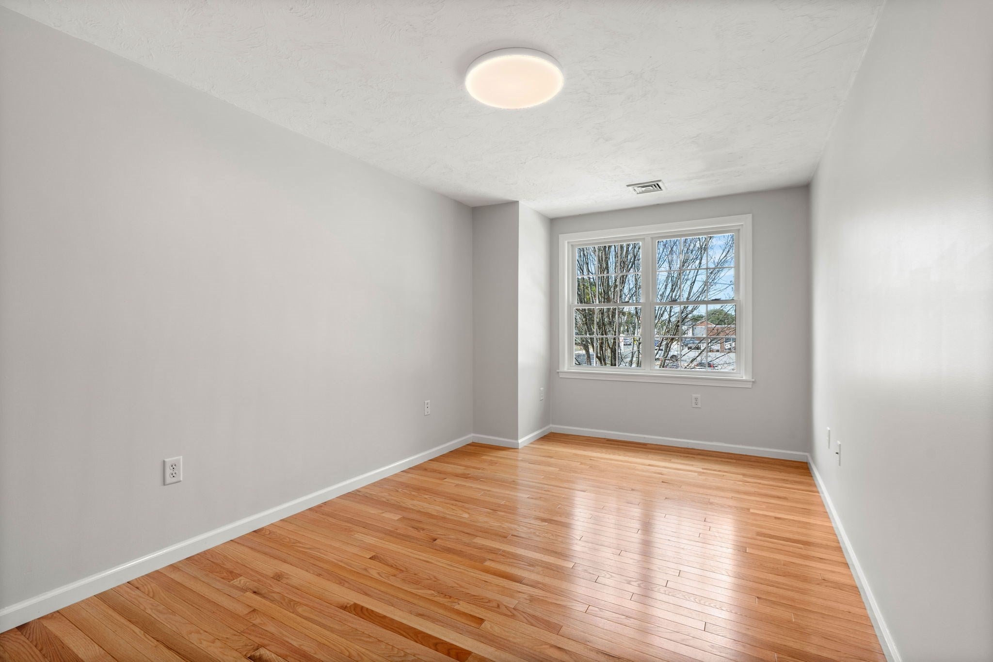 201 Main St #2, Woburn, MA, 201 Main St #2, Woburn, MA Photo #25