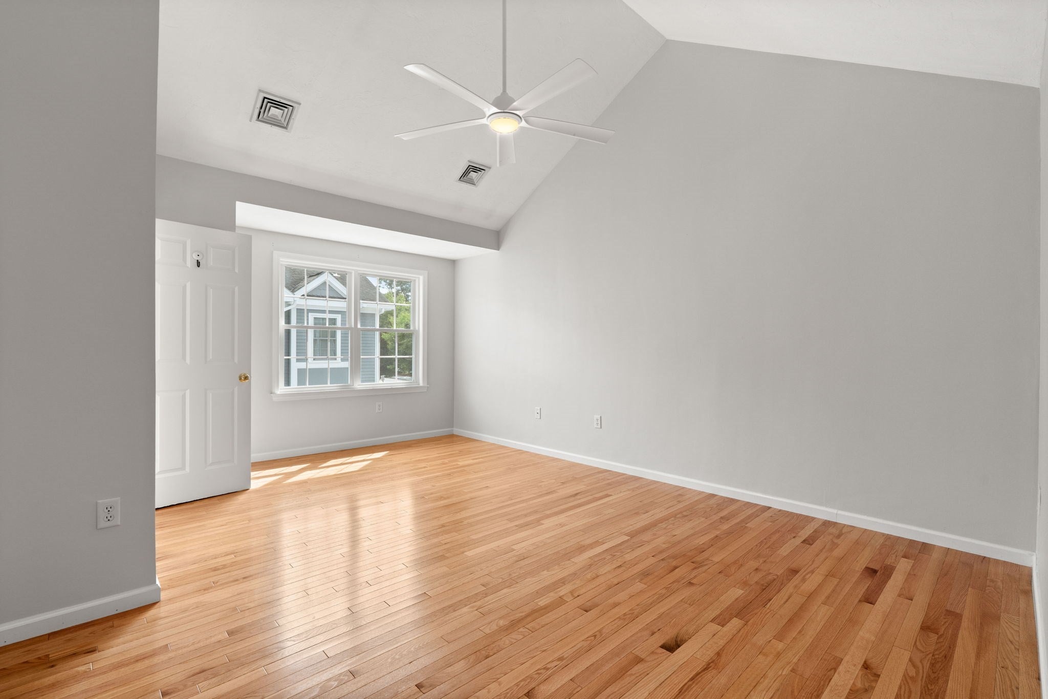 201 Main St #2, Woburn, MA, 201 Main St #2, Woburn, MA Photo #21