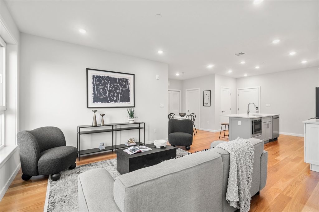 267 Old Colony Ave #503, Boston, MA Photo #6