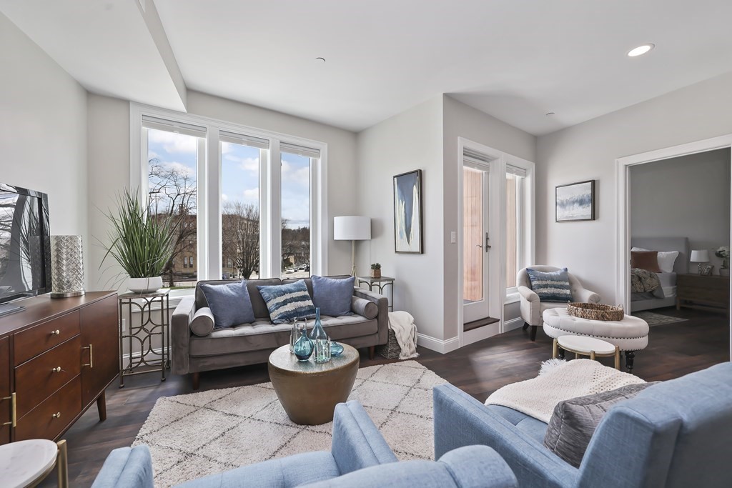 734 South Street 8