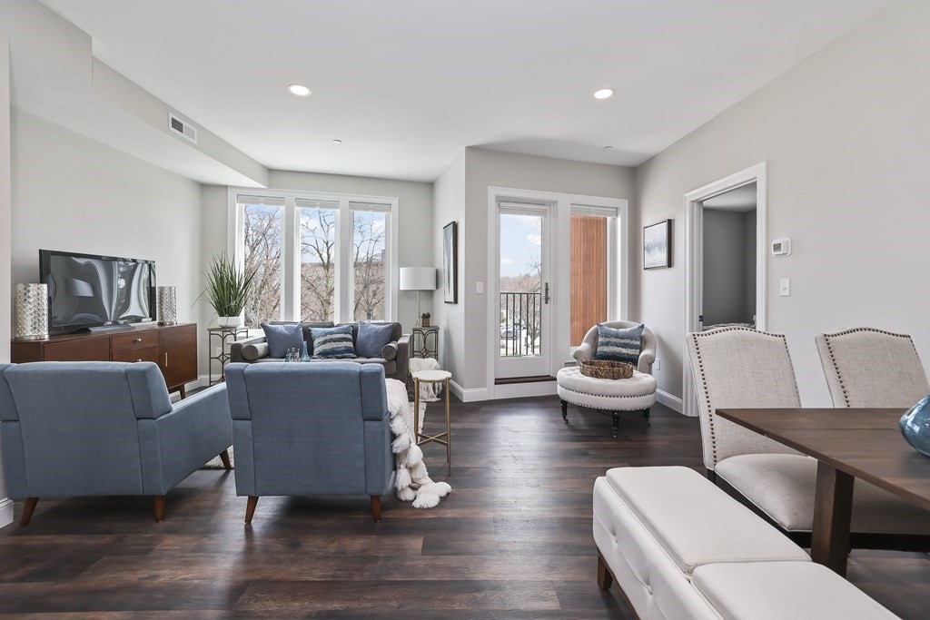 734 South Street 8
