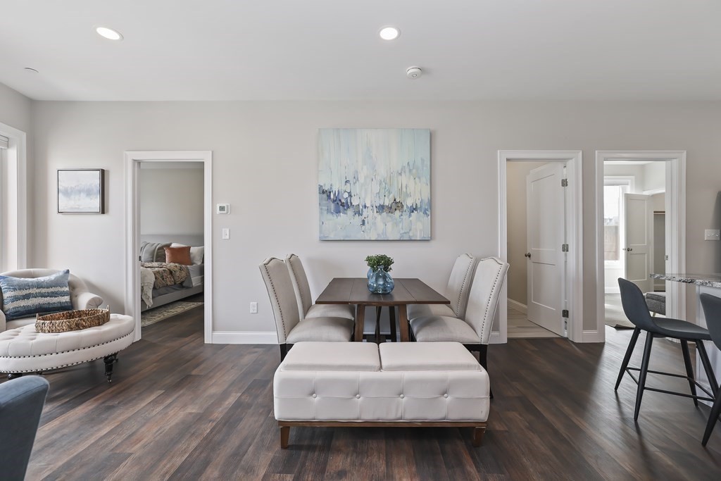 734 South Street 8