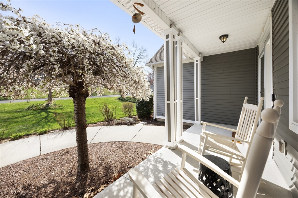 37 Red Bridge Ln