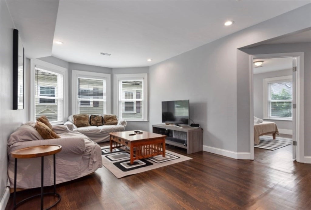 7 Abbotsford St Unit B, Boston, MA, 7 Abbotsford St Unit B, Boston, MA Photo #3
