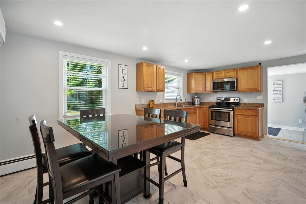 Enfield, Connecticut 06092, United States, 3 Bedrooms Bedrooms, ,2 BathroomsBathrooms,Residential,Active,159215