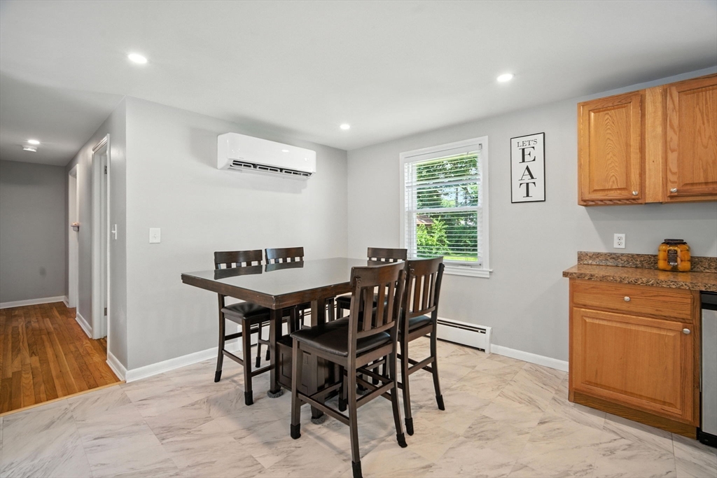 Enfield, Connecticut 06092, United States, 3 Bedrooms Bedrooms, ,2 BathroomsBathrooms,Residential,Active,159215